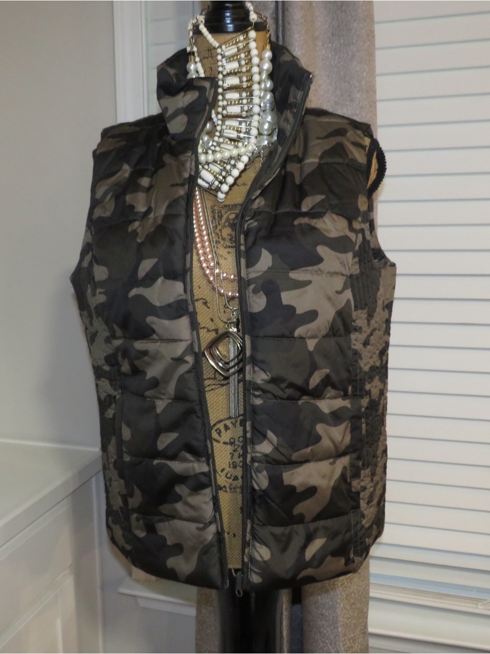 New York & Company Olive Camo Quilted Puffer Vest